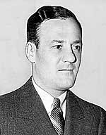 Clyde Tolson, numéro 2 du FBI, très proche de Hoover. Certains historiens affirment qu'ils furent amants.