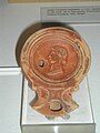 Lucernaire romain du Ier siècle trouvé à Municipium Vrbs Victrix Osca, l'actuelle Huesca, qui dénote de la forte romanisation de la vallée de l'Èbre.