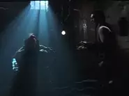 Jake chantant et tourmentant Sinok