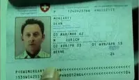The Economist (episode: 4x03) Faux passeport de ben