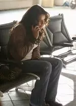 Two for the Road (episode: 2x20) 2X20-AnaAirport