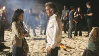 LA X, Part 1 (épisode : 6x01) 6x01 NotBuyingIt