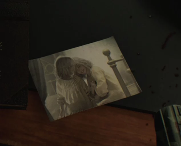 Photographie d'Emily et Marie affichée dans le bureau du chef de la sécurité