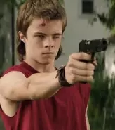 Henry Bowers sérieux