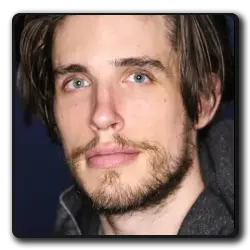 Commandant Dan Stevens(films-non-classes)