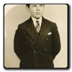 Toutes les infos sur Garçon Avec Des Larmes Quand Les Rouleaux De La Mort Sont Lus Inconnu Garçon Avec Des Larmes Quand Les Rouleaux De La Mort Sont Lus Inconnu(films-non-classes)