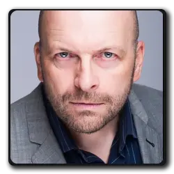 Garde Interpol(hitman-bodyguard-saga)