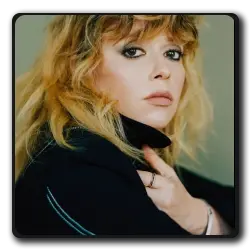 Toutes les infos sur Natasha Lyonne Natasha Lyonne(knives-out-collection)
