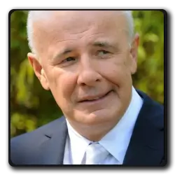 Toutes les infos sur Commandant Suran Commandant Suran(star-trek-la-nouvelle-generation-saga)
