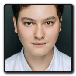 Commis à La Station Service(tron-saga)