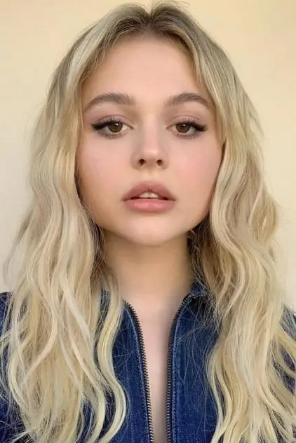 Photo de Alyn lind, Emily Photo de Alyn lind, Emily