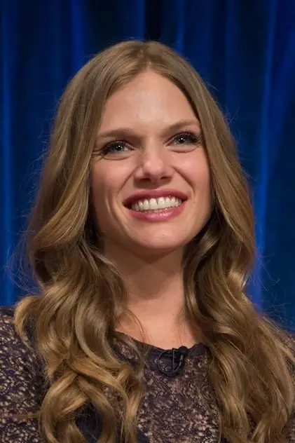 Photo de Spiridakos, Tracy