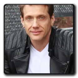 Amar(12-monkeys_2015)