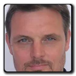 Toutes les infos sur Directeur Du Groupe D ' Action Directeur Du Groupe D ' Action(alex-rider_2020)