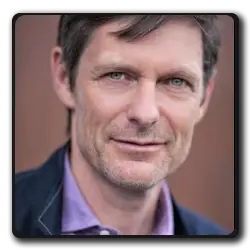 Toutes les infos sur Directeur Funéraire Directeur Funéraire(ash-vs-evil-dead_2015)