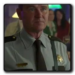 Toutes les infos sur Shérif Thomas Emery Shérif Thomas Emery(ash-vs-evil-dead_2015)