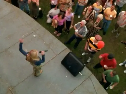 Consulter les informations sur l'&eacute;pisode Carnival