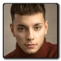 Julian(black-mirror_2011)