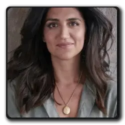 Mona Javadi(black-mirror_2011)