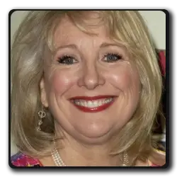 Toutes les infos sur Phoebe Sr. Phoebe Sr.(friends_1994)