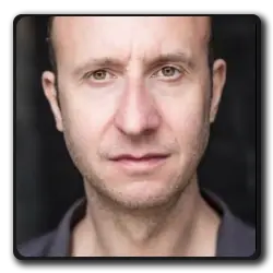 Père Garret(his-dark-materials-a-la-croisee-des-mondes_2019)