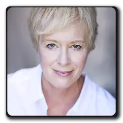 Mme Wilson(la-chronique-des-bridgerton_2020)