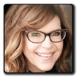 Toutes les infos sur Lisa Loeb Lisa Loeb(la-fete-a-la-maison-20-ans-apres_2016)