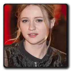 Adrienne Lecouvreur(les-aventures-du-jeune-voltaire_2021)