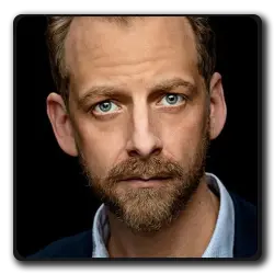 Toutes les infos sur Elliot Wallace Elliot Wallace(les-mysteres-de-haven_2010)