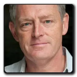 Commissaire De Police Fitzroy(miss-scarlet-detective-privee_2020)