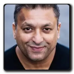 M. Doyle(miss-scarlet-detective-privee_2020)