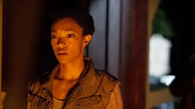 Consulter les informations sur l'épisode Étrangers