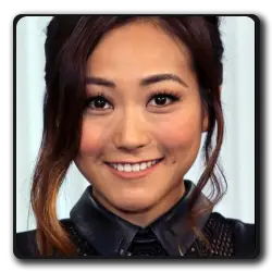 Sam Nishimura (voix)(tomb-raider-la-legende-de-lara-croft_2024)