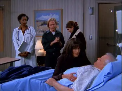 Consulter les informations sur l'&eacute;pisode Nina tombe Red (2)