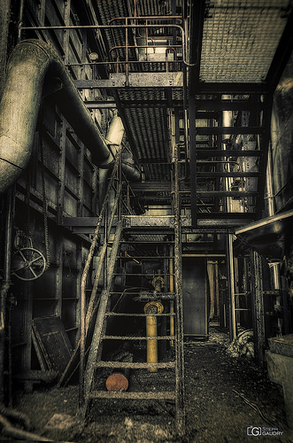 Sous les fientes de pigeons Micro-powerplant stairs