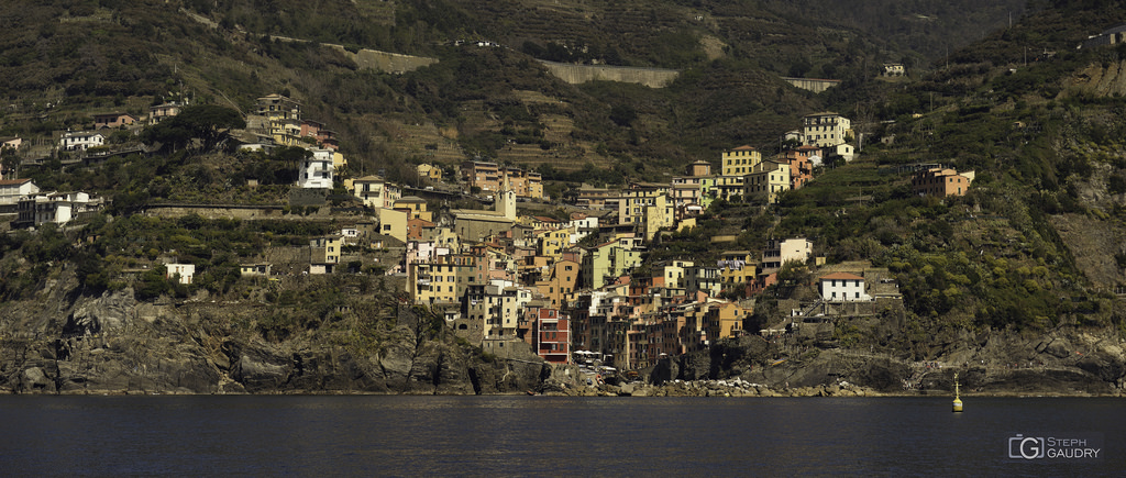 Riomaggiore vista dal mare