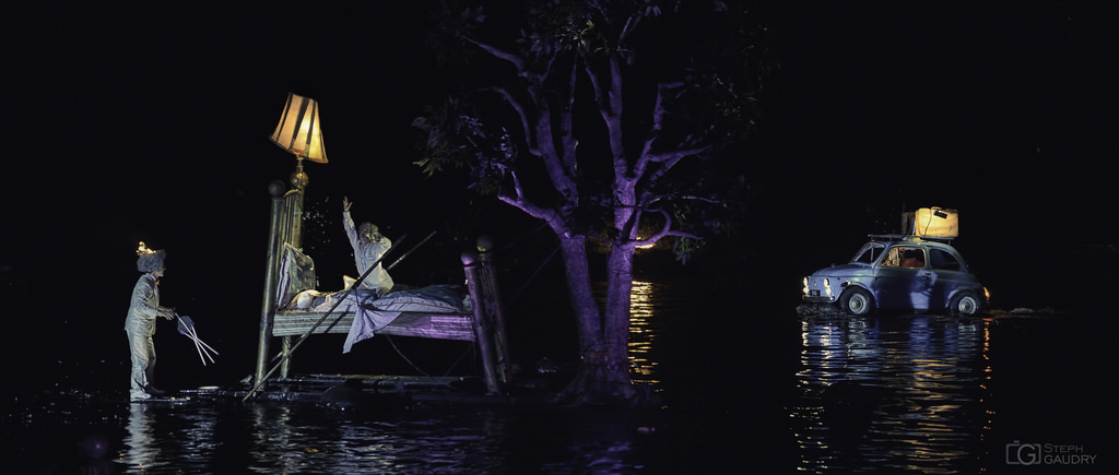 Les secours arrivent - Metamorphoses - Les fous du bassin Les secours arrivent - Metamorphoses - Les fous du bassin