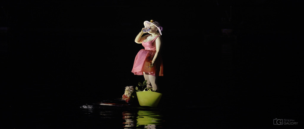 La future maman est à l'eau (dans tous les sens du terme) La future maman est à l'eau (dans tous les sens du terme)