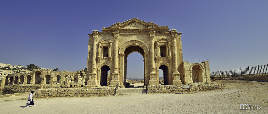 Jerash - L'arc d'Hadrien Jerash - L'arc d'Hadrien