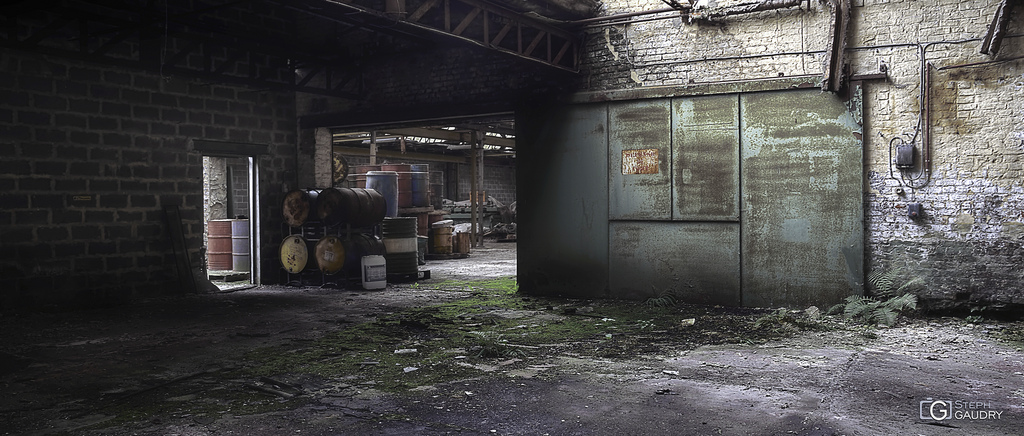 Garage Imperia - les hangars vides Garage Imperia - les hangars vides