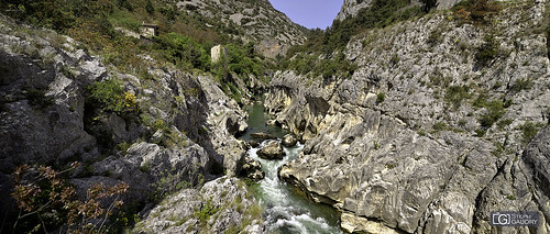 La tour de la résurgence en face de Clamouse