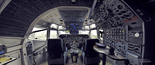 Cockpit Boeing 707 - full view