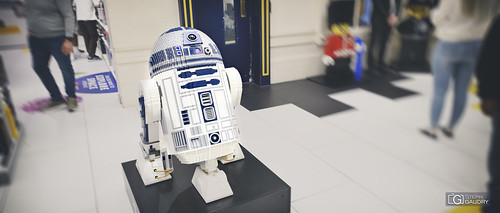 R2-D2 @ London Lego Store