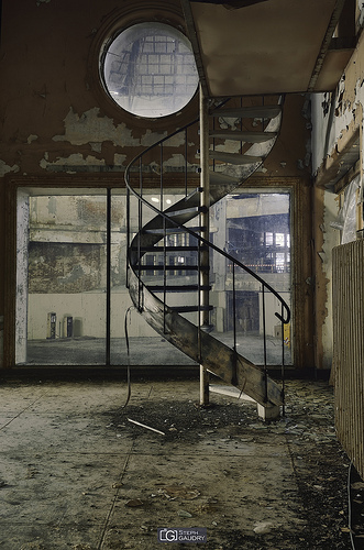 Colimaçon; Winter circus - Spiral staircase