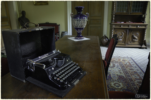 Château Zufall - ancienne machine à écrire