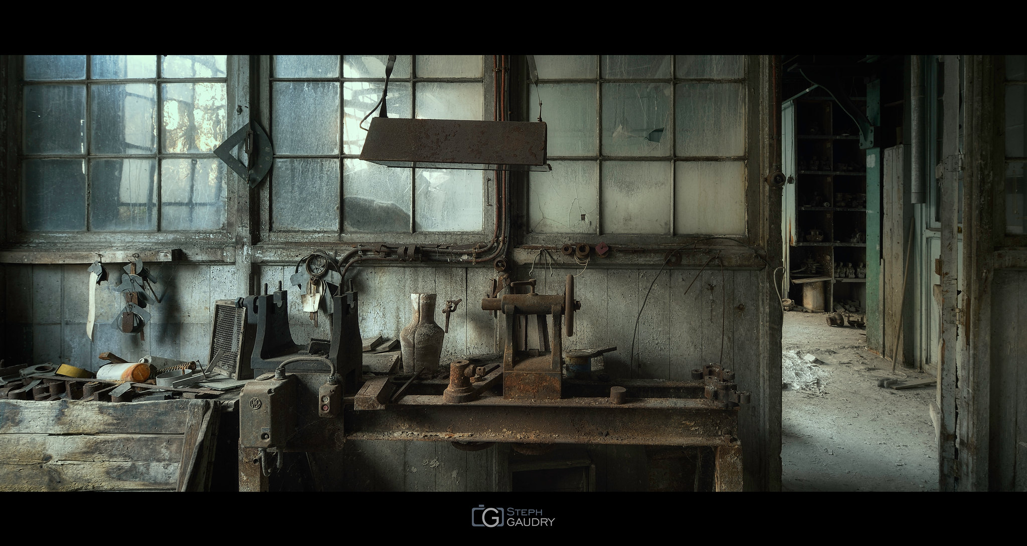 La cristallerie abandonnée / La cristallerie - établi de tournage