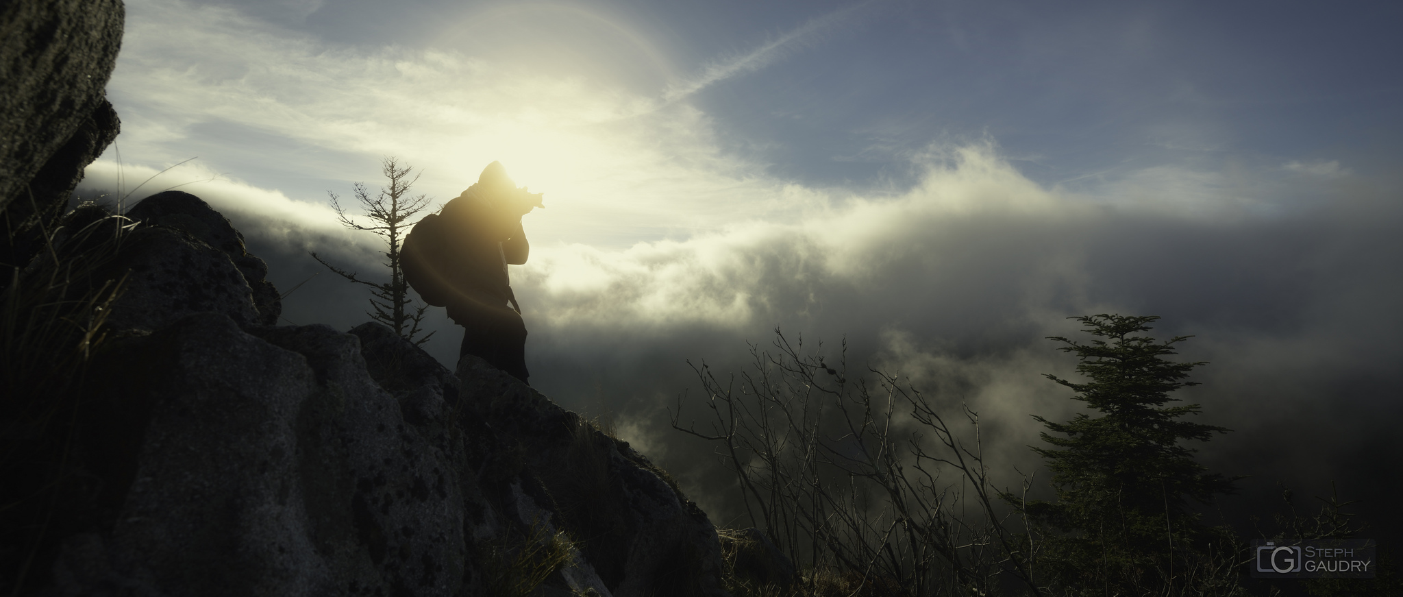 Les aventuriers de la brume. Expédition 2014. Autoportrait en action. [Cliquez pour lancer le diaporama]