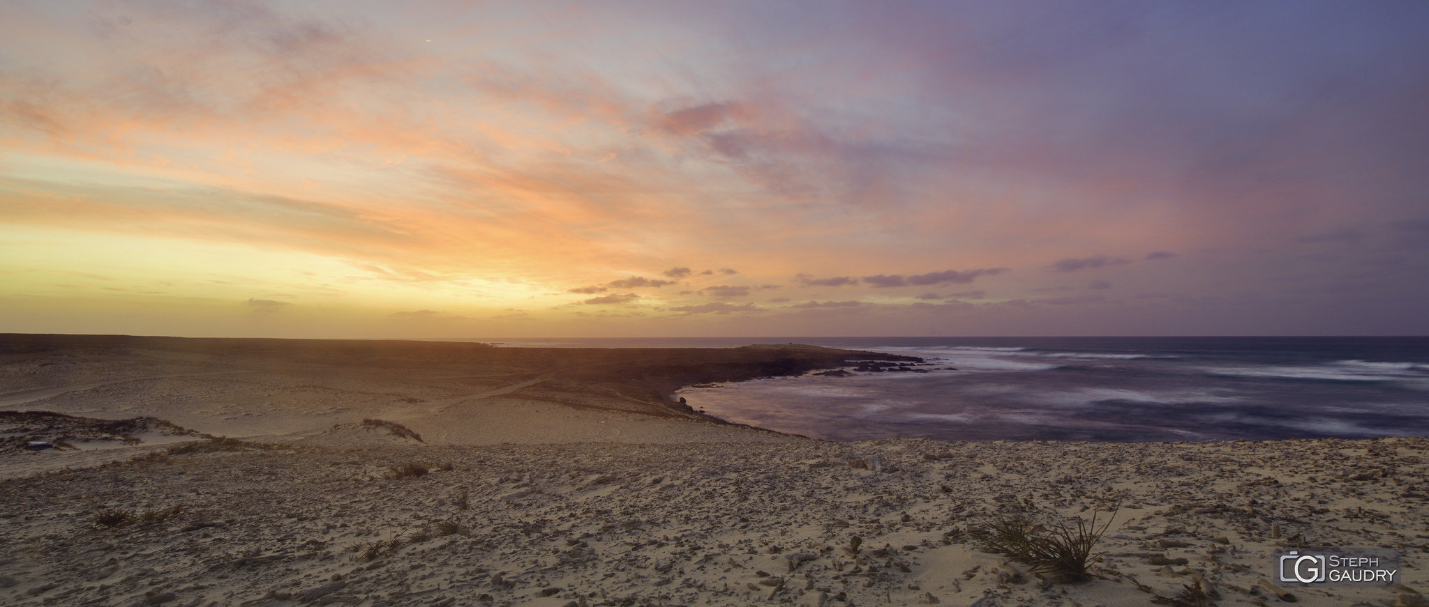 Coucher de soleil sur les plages de Morro de Areia [Click to start slideshow]