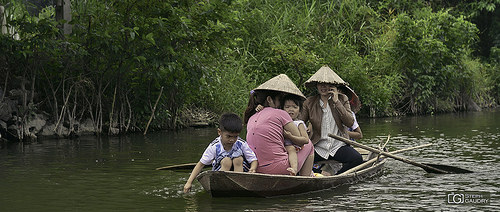 En famille sur la rivière Ngo Dong