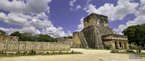 Chichen Itza - entrée du terrain de jeu de balle